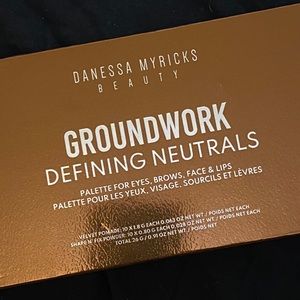BNIB )  Danessa Myricks  GROUNDWORK  Eyeshadow palette
